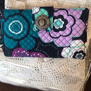 NWOT Bella Taylor Cash Wallet Mulberry